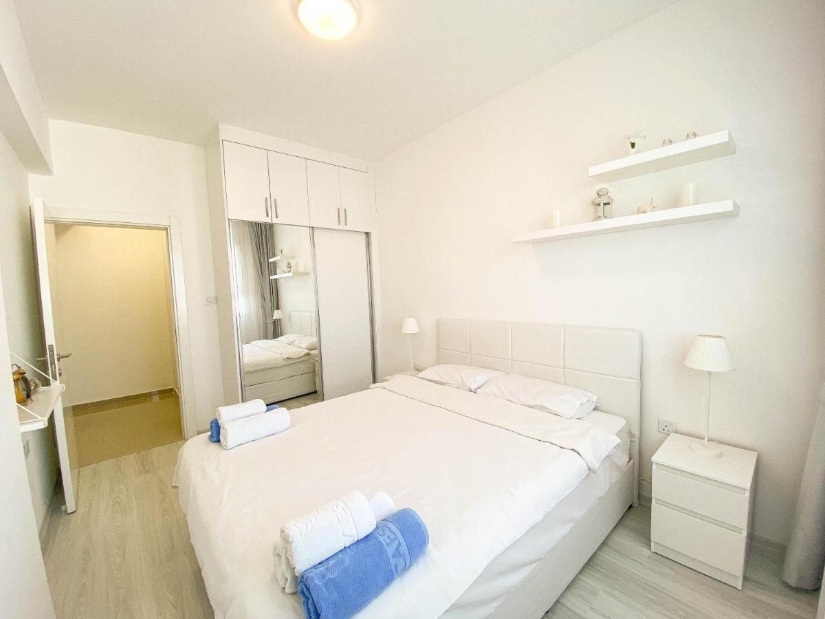 Spartacus Pool Apartments In Caesar Resort & Spa Trikomo Ngoại thất bức ảnh